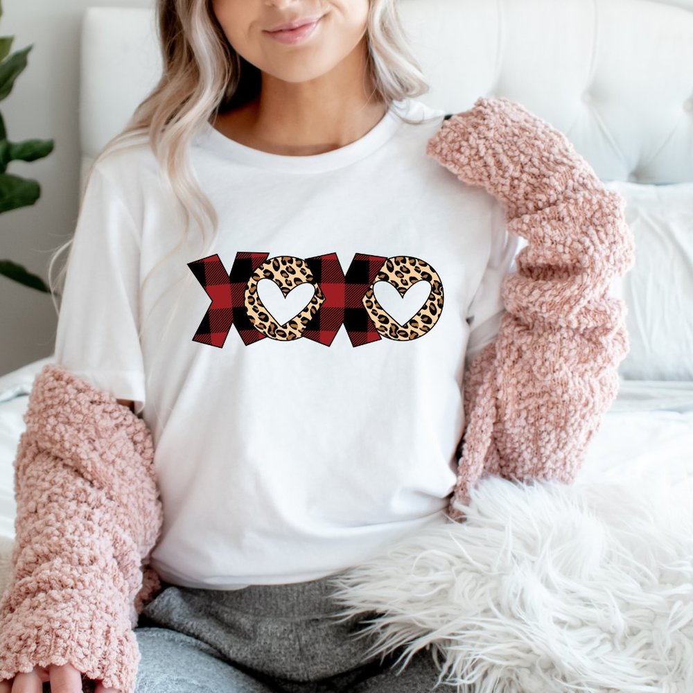 XOXO Buffalo Plaid Leopard Print Valentine's Day T-shirt Graphic Tshirt Cute Tee - Picture 1 of 2
